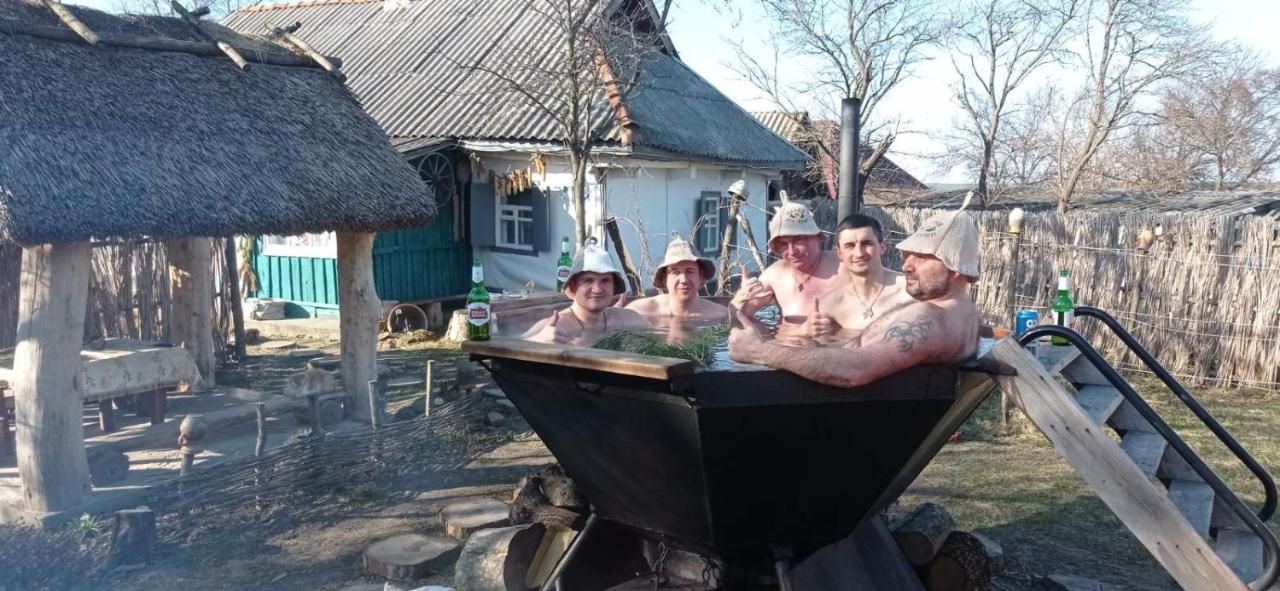 медова *